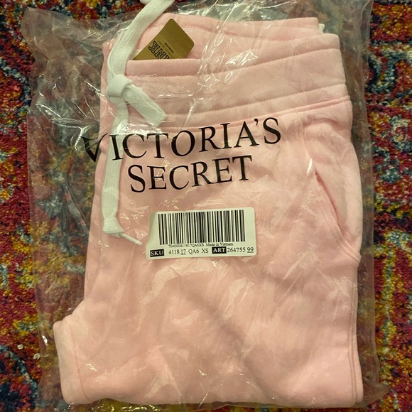 VS PINK Classic Jogger - Picture 2 of 3